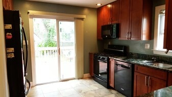 Building Photo - 172 Highland Ave