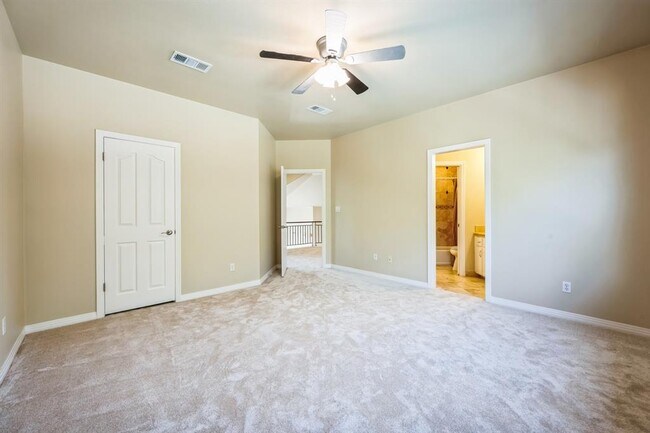 Building Photo - 9907 Spicewood Mesa