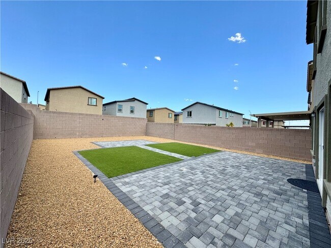 Building Photo - 7848 Pink Opal Ave