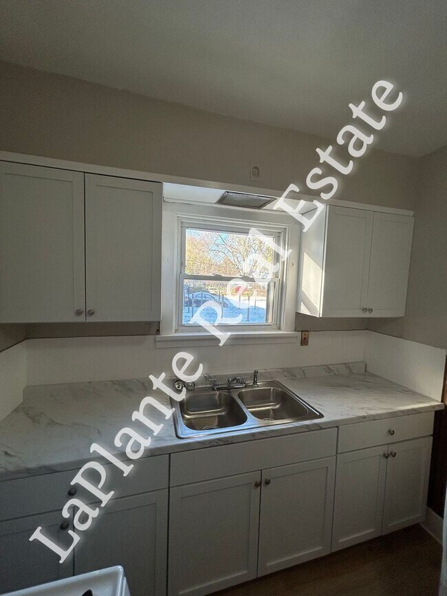 Building Photo - 1738 Milburn Ave