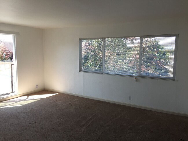 Building Photo - 301 Willard Ave
