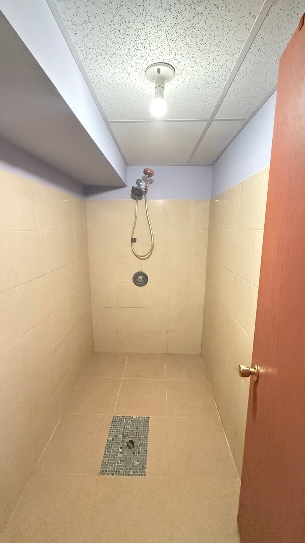 Building Photo - 14631 Knox Ave