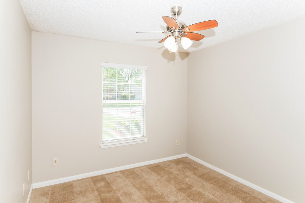 Building Photo - 3379 Deerfield Pointe Dr