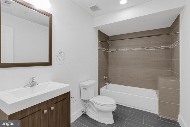 Building Photo - 1228 N 25th St