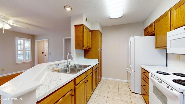 Building Photo - 727 Chancery Ln