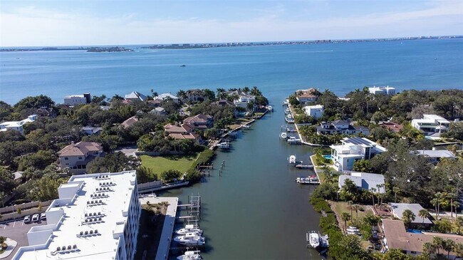 Building Photo - 1709 N Tamiami Trl