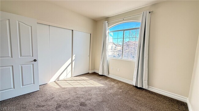 Building Photo - 75 N Valle Verde Dr