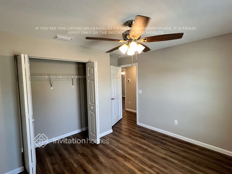 Building Photo - 1306 SW Del Rio Blvd