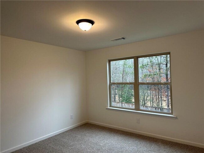Building Photo - 2955 Vinca Dr