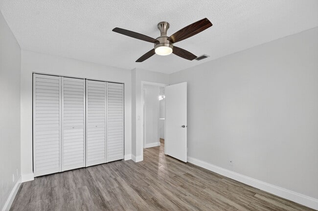 Building Photo - 5985 Forest Hill Blvd