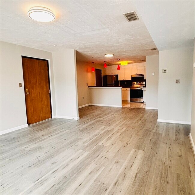 Building Photo - 364 Neponset St