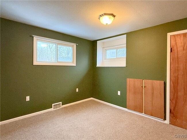 Building Photo - 2653 W Seneca Turnpike