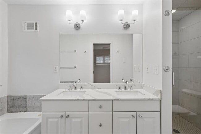 Building Photo - 4775 Merlendale Ct NW