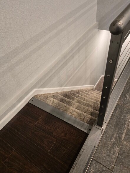 Garage entry landing_stairs to bsmt - 8731 Field Way
