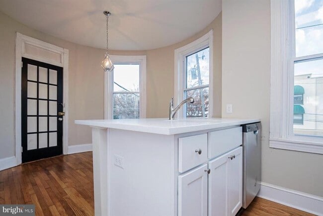 Building Photo - 1608 N Broom St