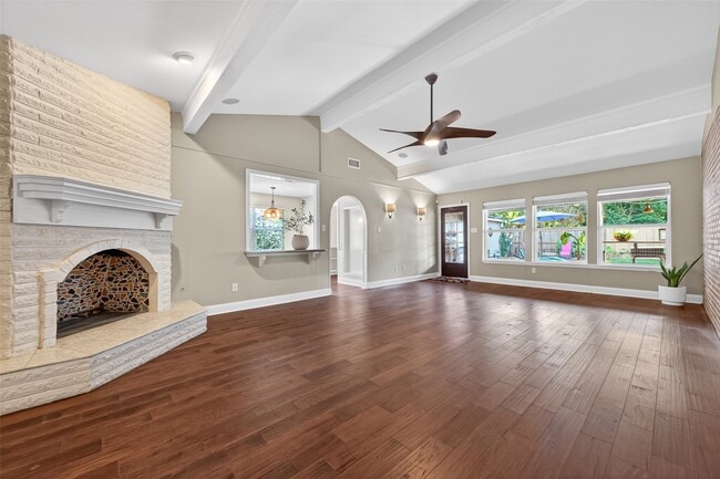 Building Photo - 2815 Bermuda Dunes Dr
