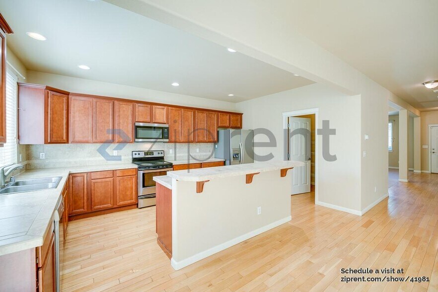 Building Photo - 2344 Pleasanton Ct SE