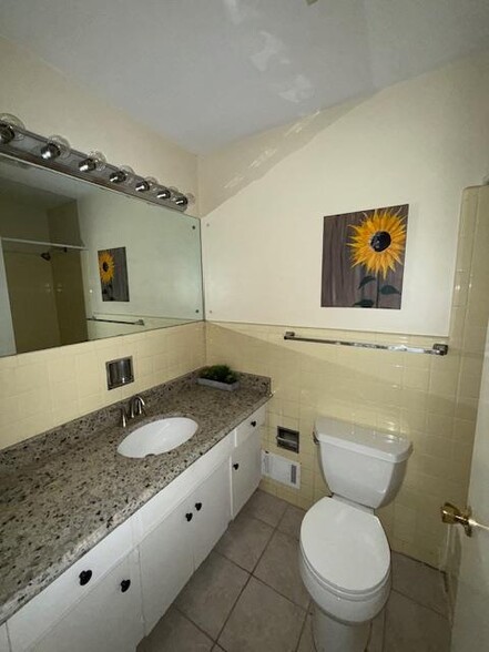 Building Photo - 205 Westridge Dr