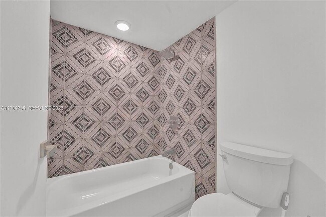 Building Photo - 8911 Collins Ave