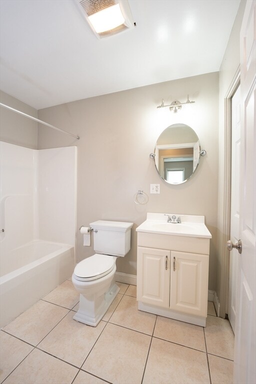 Building Photo - 616 Main St