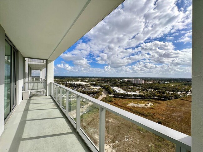 Building Photo - 2000 Metropica Wy