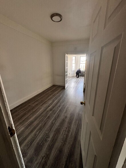 Building Photo - 72 Rose Ave