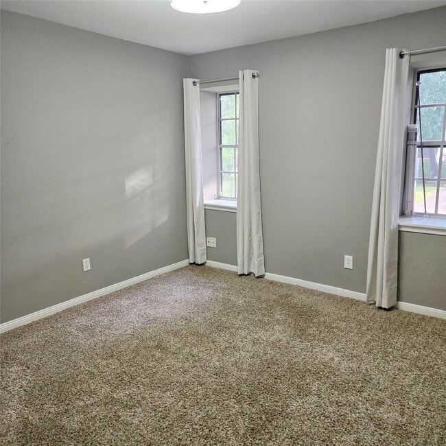 Building Photo - 22318 Greenbrook Dr