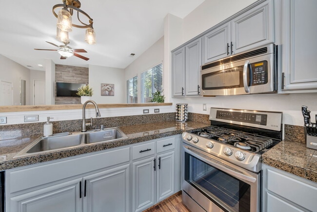 Building Photo - 10577 Eagle Falls Way