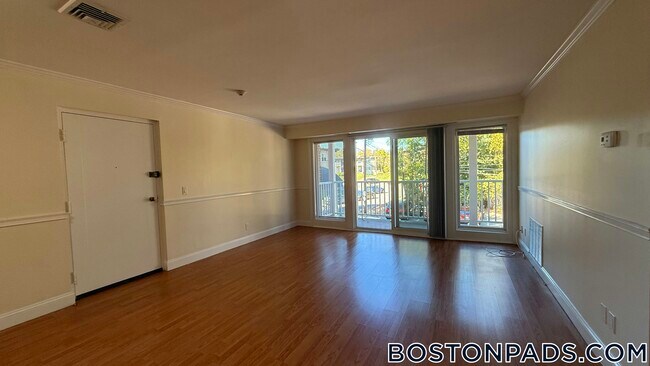 Building Photo - 12 Westgate Dr