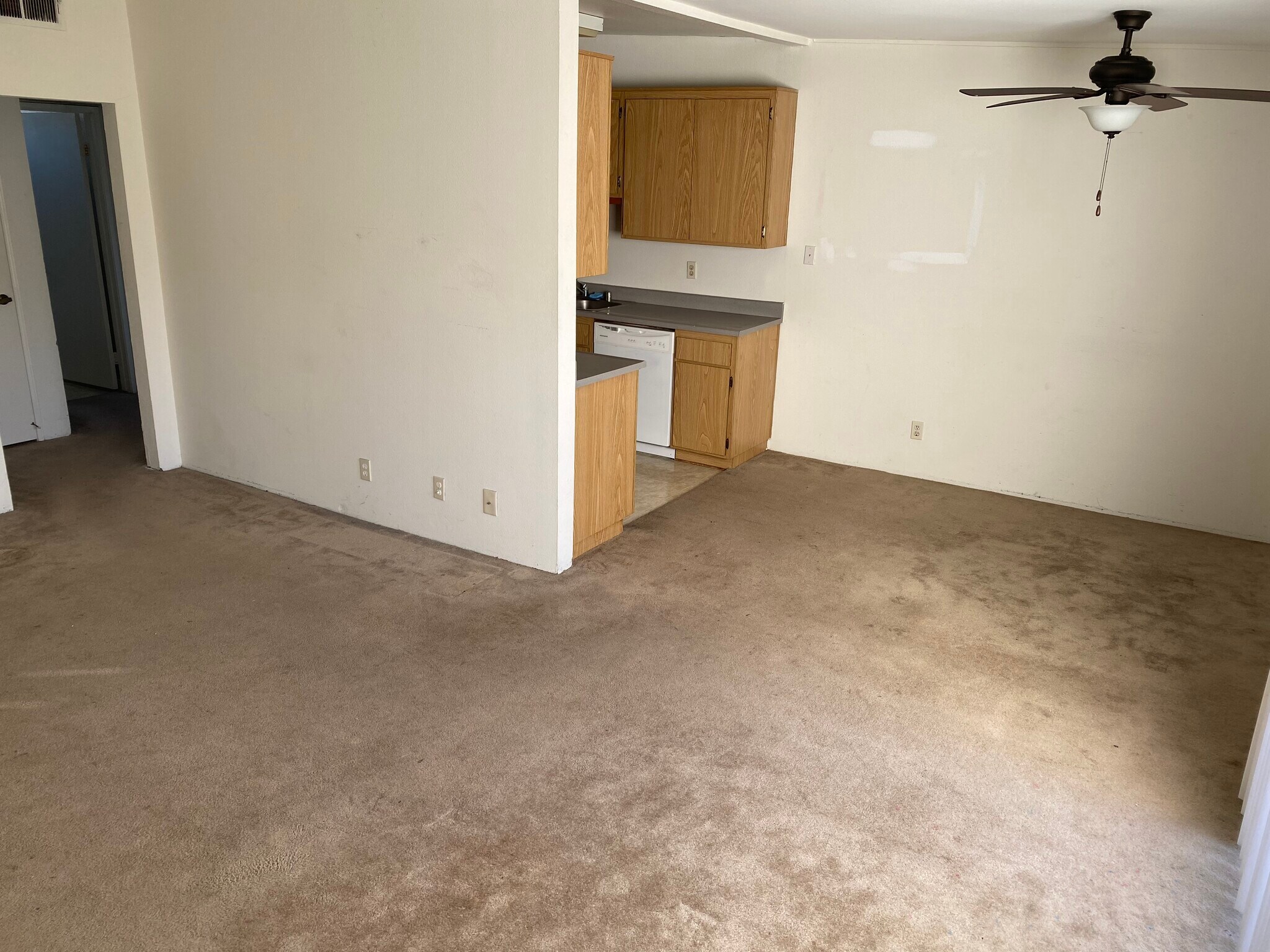 Building Photo - 14141 Tiara St