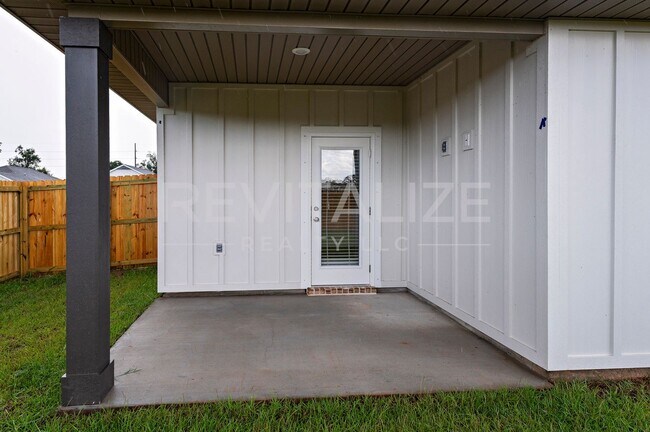 Building Photo - 14567 Dayton Cir