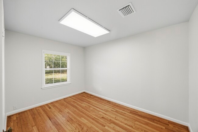 Building Photo - 5109 Nina Lee Ln