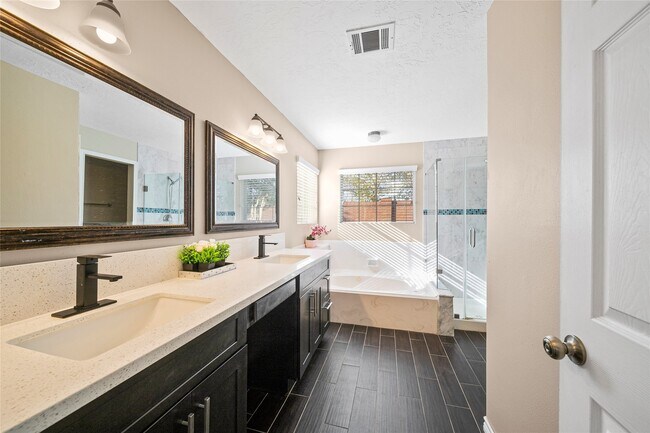 Building Photo - 14115 Cascade Falls Dr