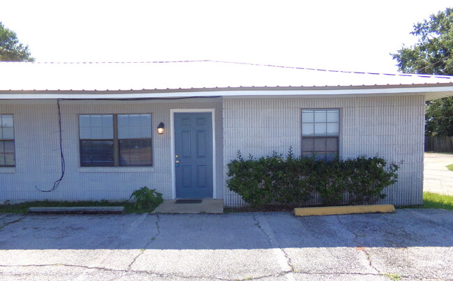 Primary Photo - 2BR/1BA Apartment in Prime Pace Location –...