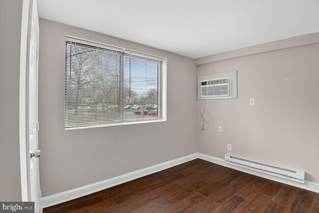 Building Photo - 4430 Martin Luther King Jr Ave SW