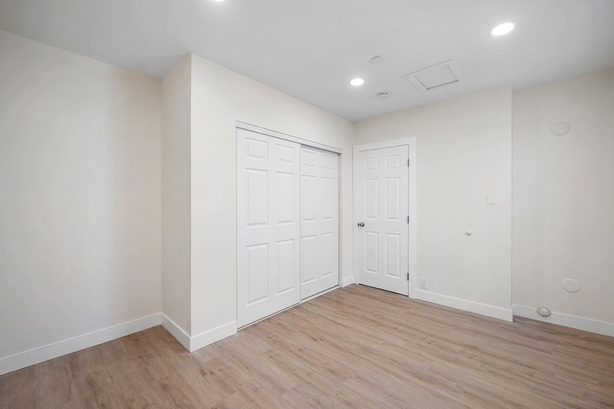 Building Photo - 941 Verdugo Circle Dr