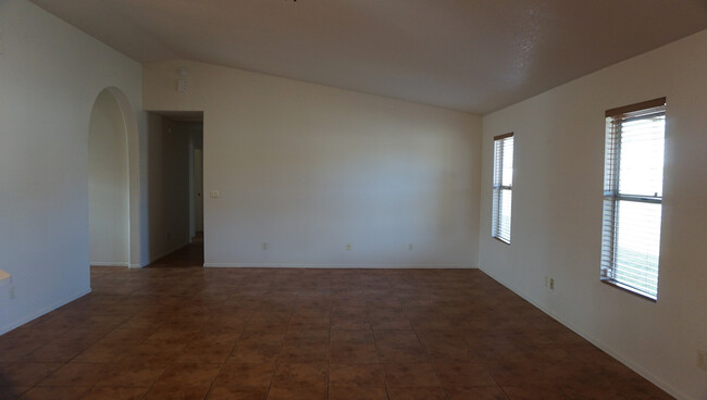 Building Photo - 3077 Mountain Ridge Dr