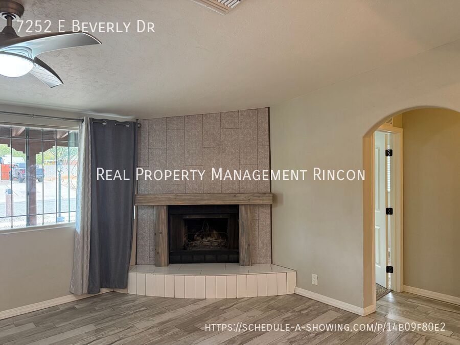 Building Photo - 7252 E Beverly Dr