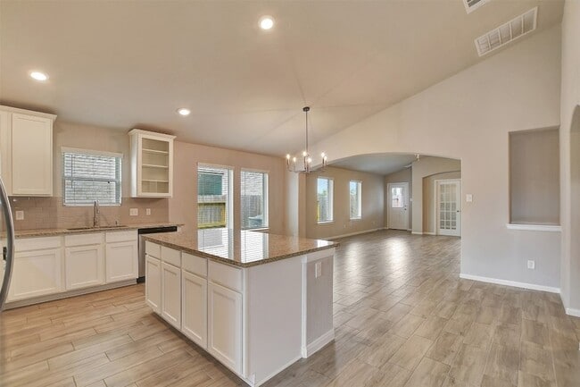 Building Photo - 388 Kendall Crest Dr