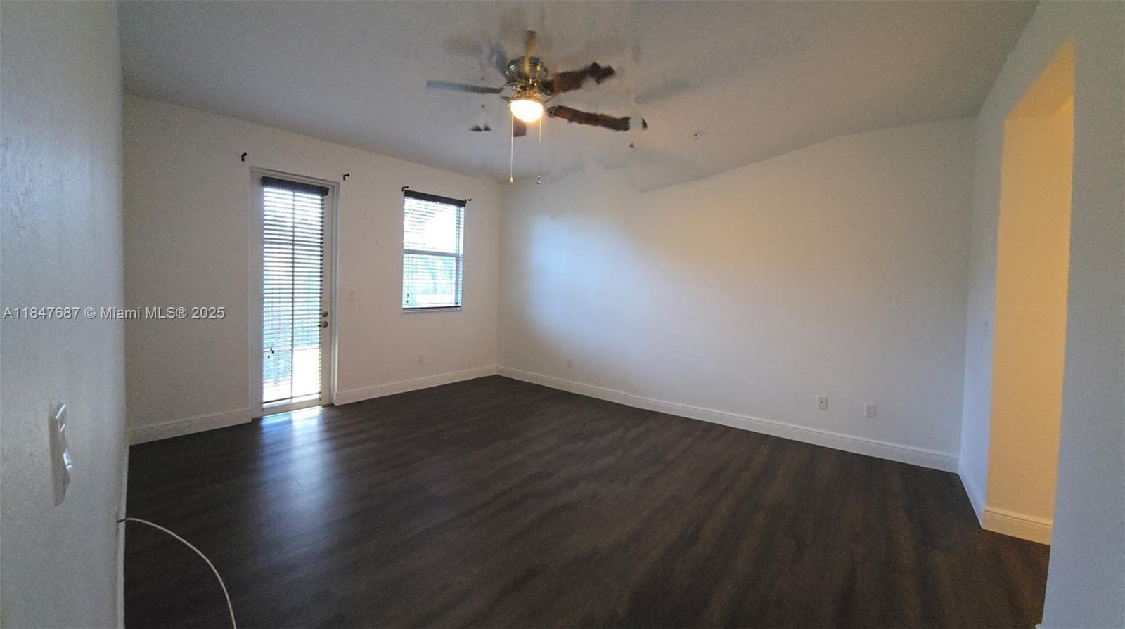 Building Photo - 929 SW 147th Ave