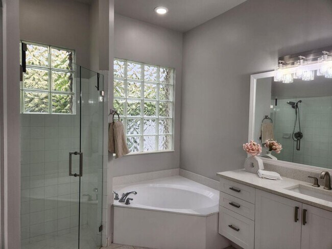 Building Photo - 2564 Sandy Cay