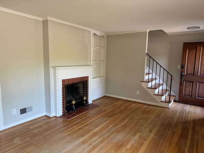 Building Photo - 3 Bedroom 2 Bathroom Single Family Home in Upper Arlington