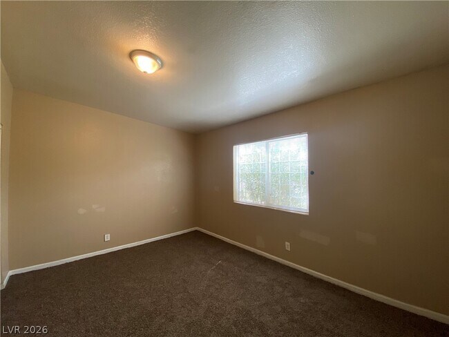 Building Photo - 741 N 10th St