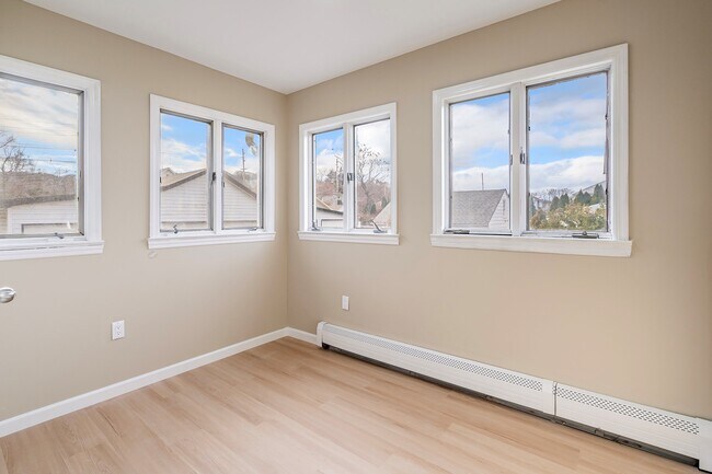 Building Photo - 39 Marley Ave