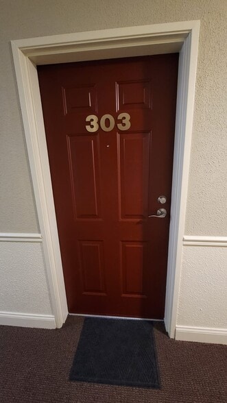 Building Photo - 2 New Haven Dr