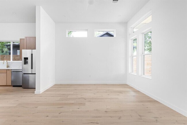 Building Photo - 2917 Lyons Rd