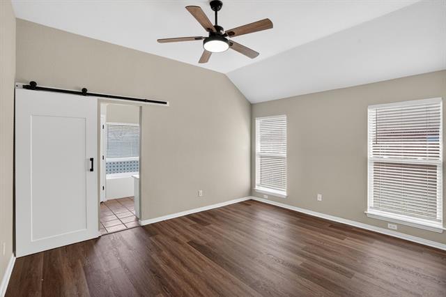 Building Photo - 402 Taos Ct E