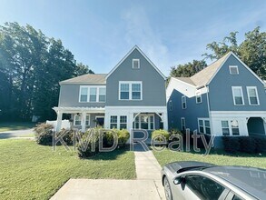 Building Photo - 807 McArthur Ave