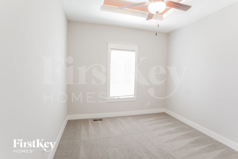 Building Photo - 13810 NW 73rd St