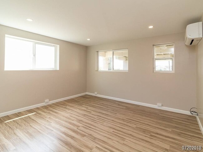 Building Photo - Moanalua Gardens 2BR/1.5Ba w/ 2 Parking